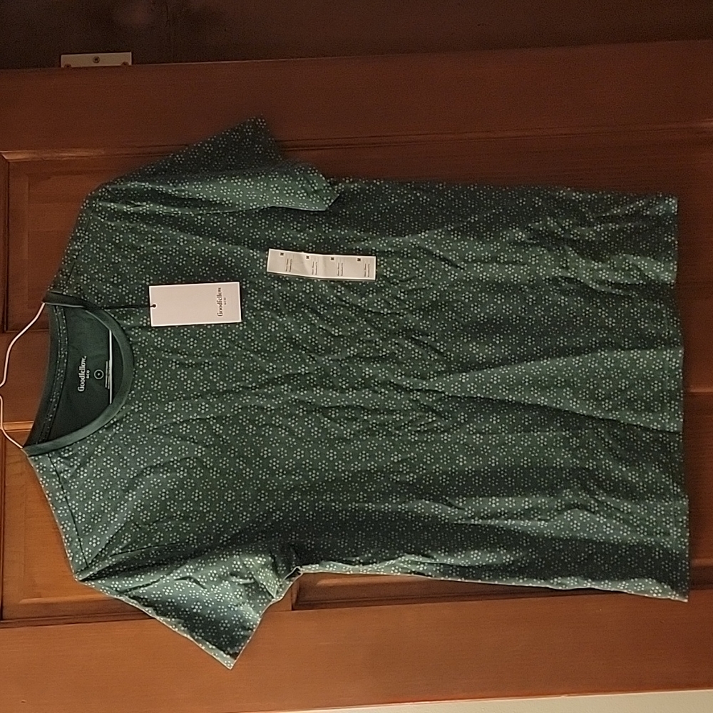 Green NWT goodfellow t-shirt size medium